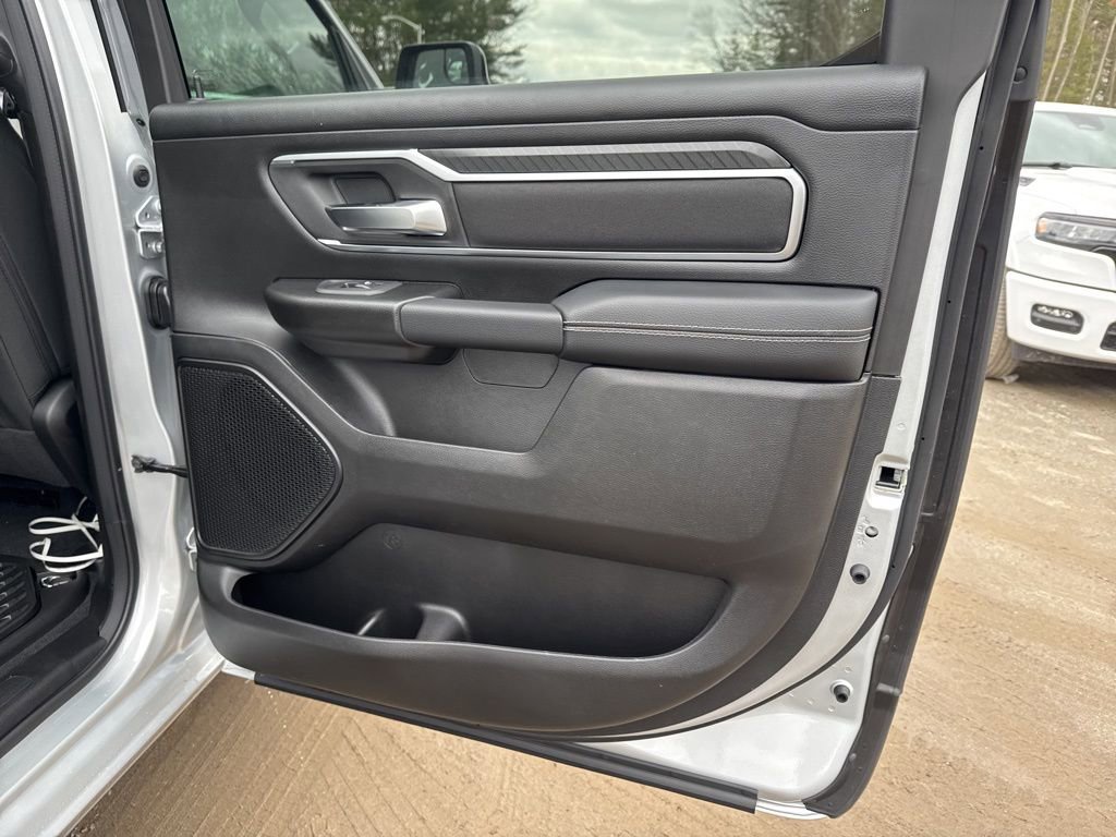 New 2026 RAM 1500 4x4 Crew Cab image 29