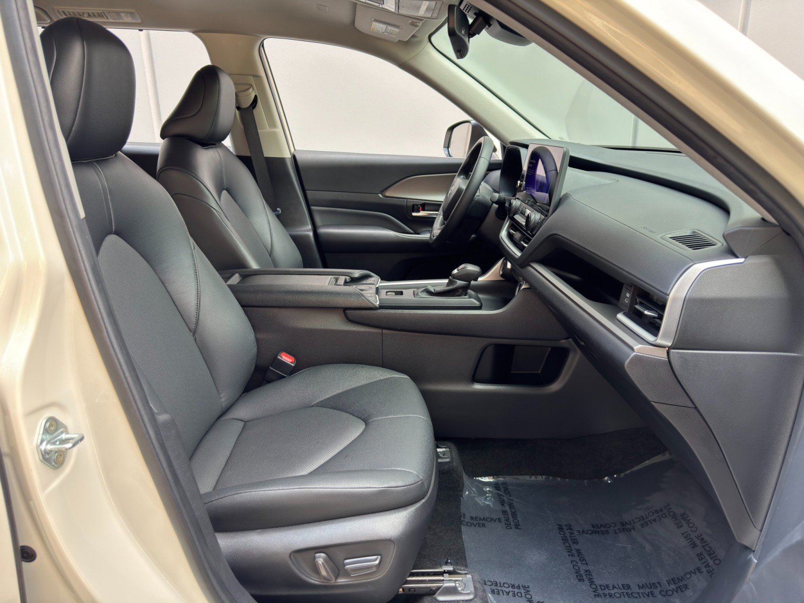 Used 2024 Toyota Grand Highlander AWD image 15