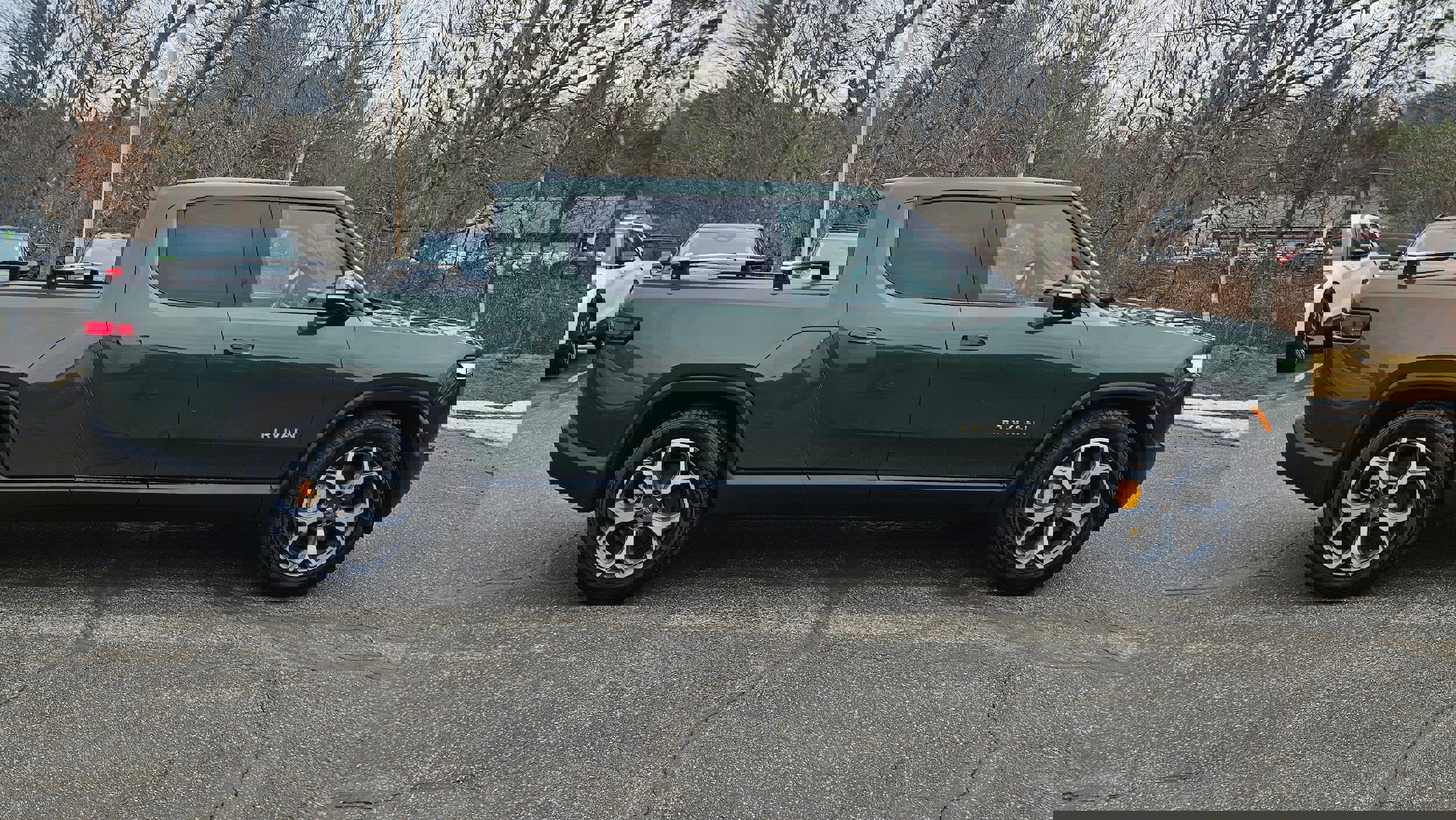 Used 2022 Rivian R1T Adventure image 4