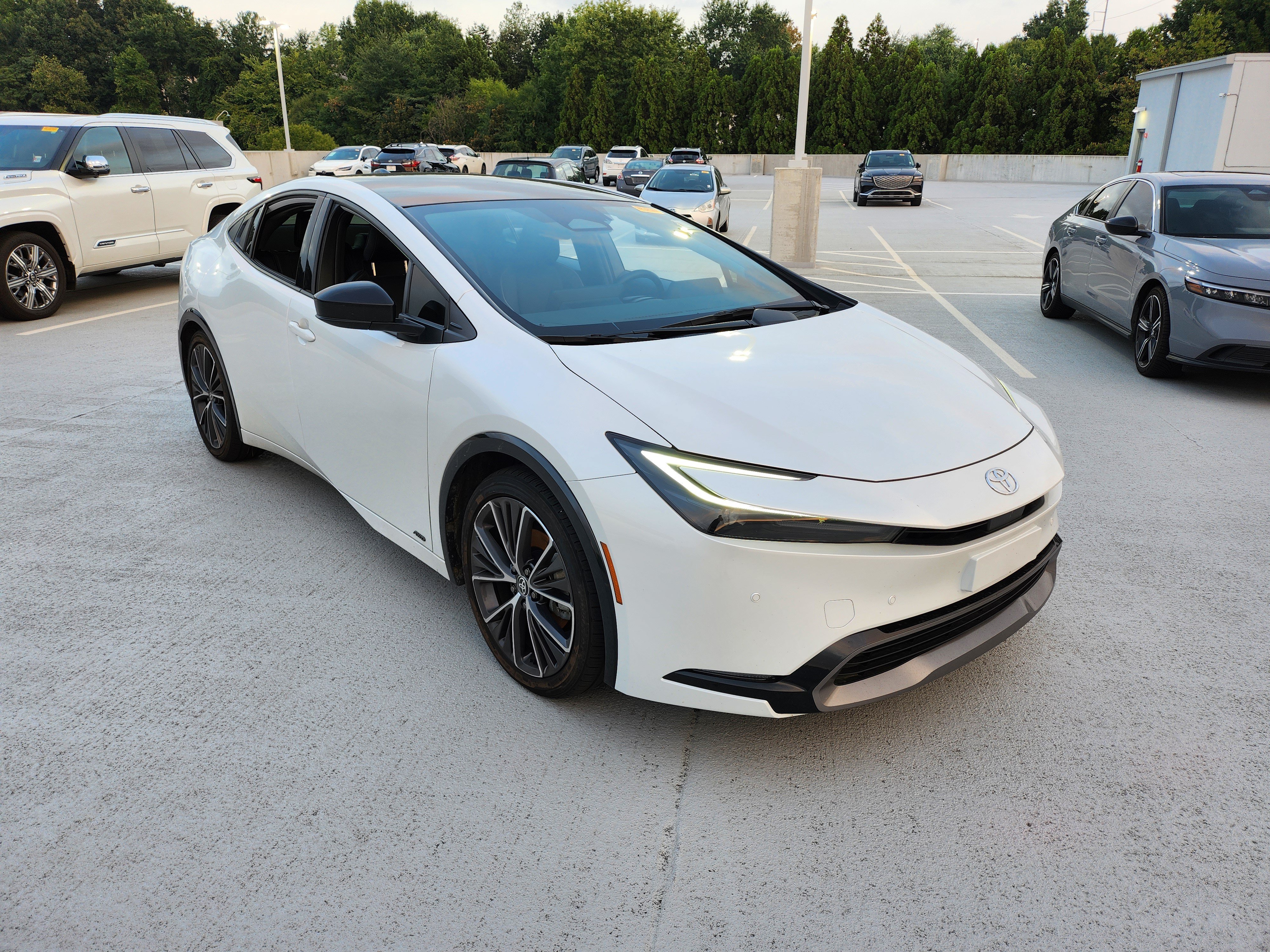 Used 2024 Toyota Prius Limited AWD/4WD image 7