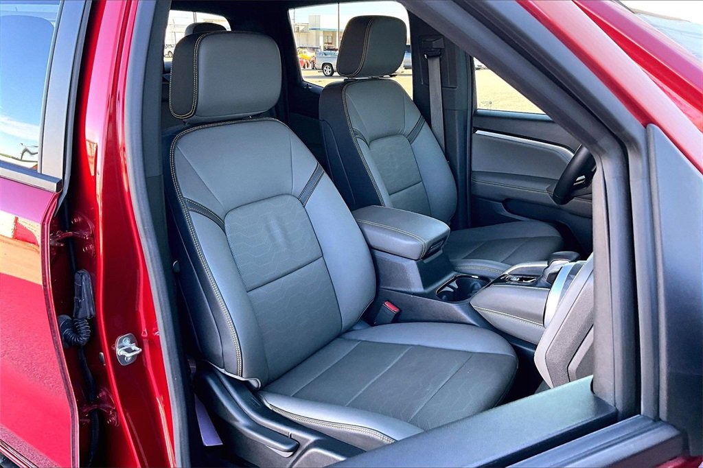 Used 2023 Chevrolet Colorado ZR2 w/ ZR2 Convenience Package III image 6