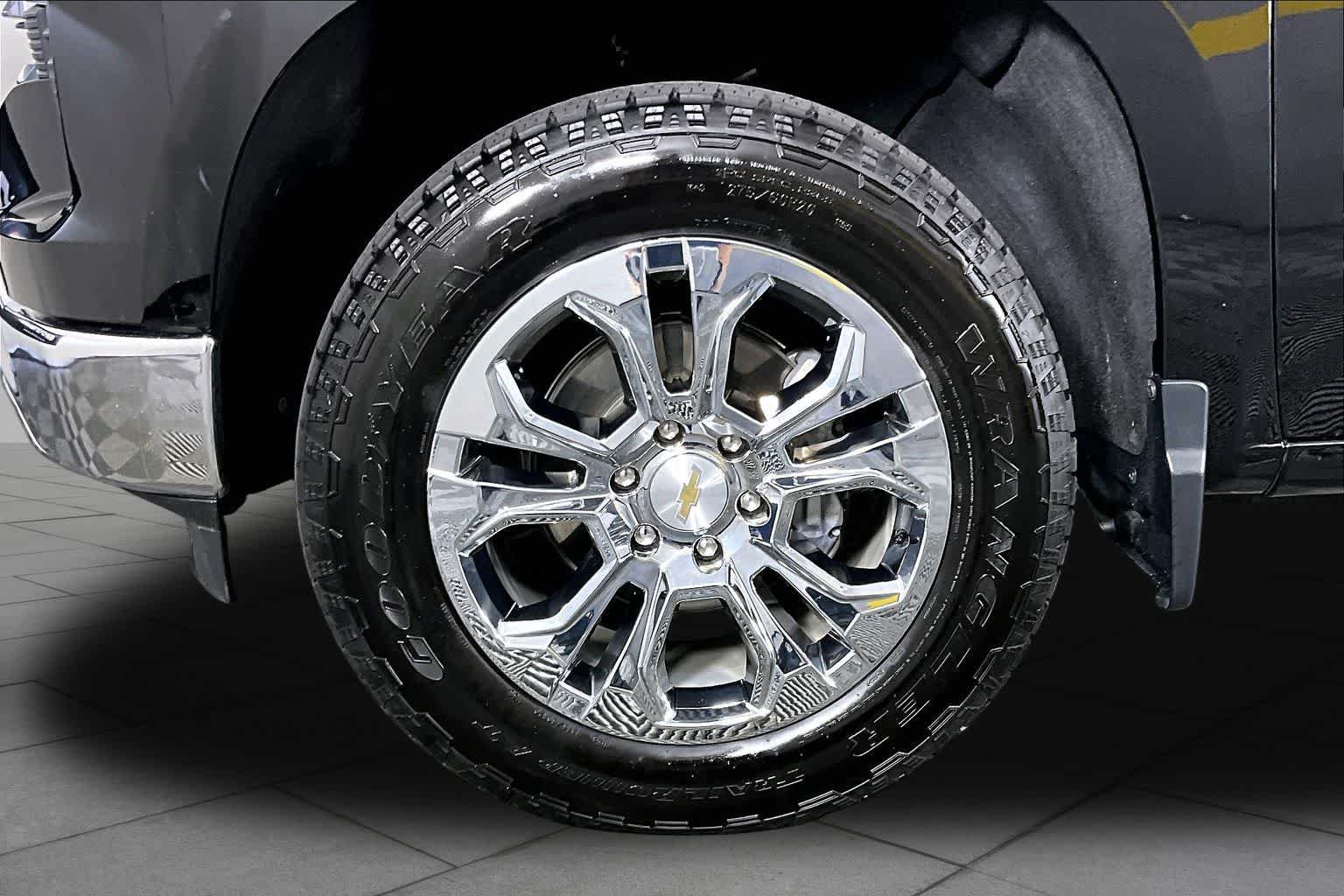 Certified 2023 Chevrolet Silverado 1500 LTZ w/ Technology Package AWD/4WD image 12