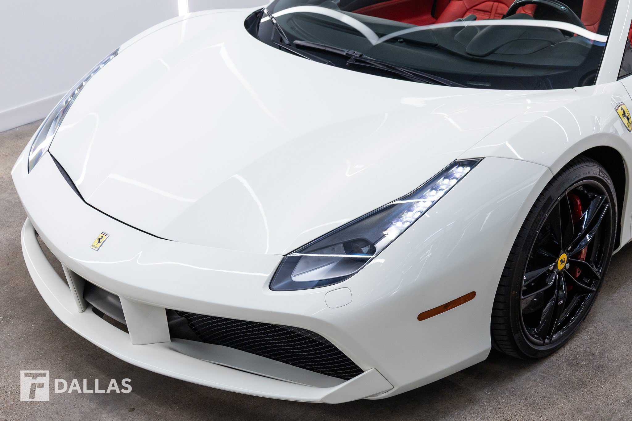 Used 2019 Ferrari 488 Spider RWD image 3