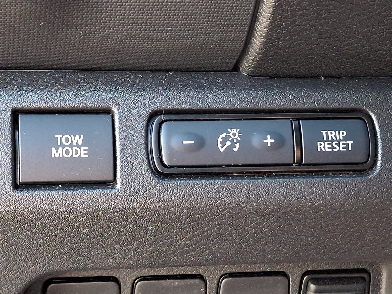 Used 2024 Nissan Frontier SV AWD/4WD image 25