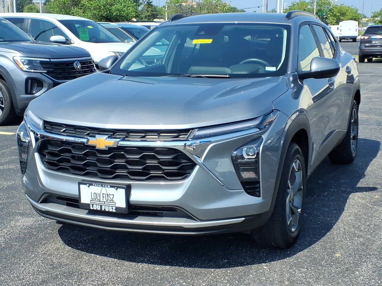 Used 2025 Chevrolet Trax LT w/ Driver Confidence Package FWD image 2