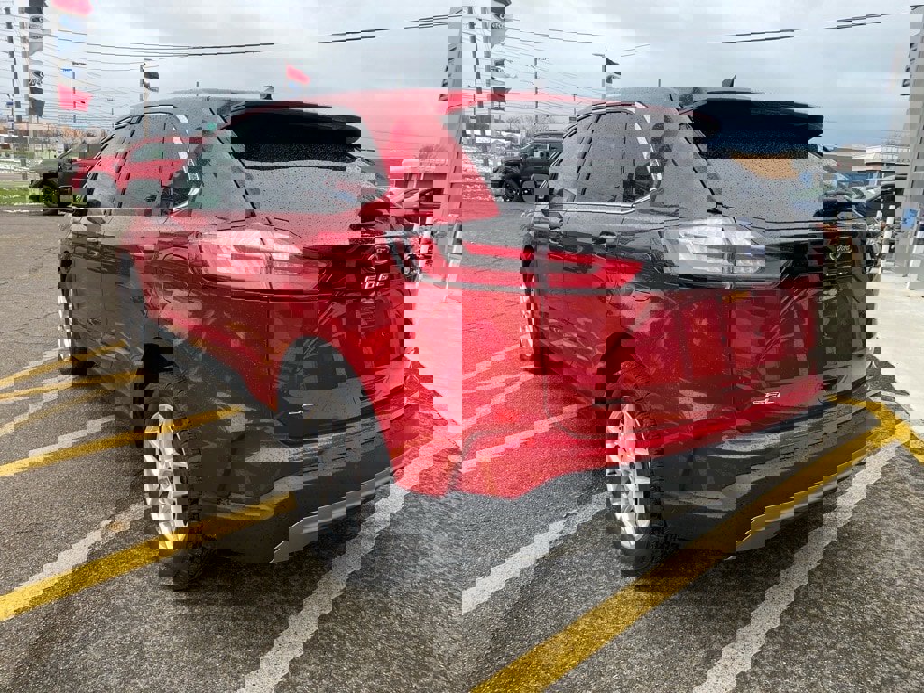 Used 2024 Ford Edge SEL w/ Convenience Package image 3