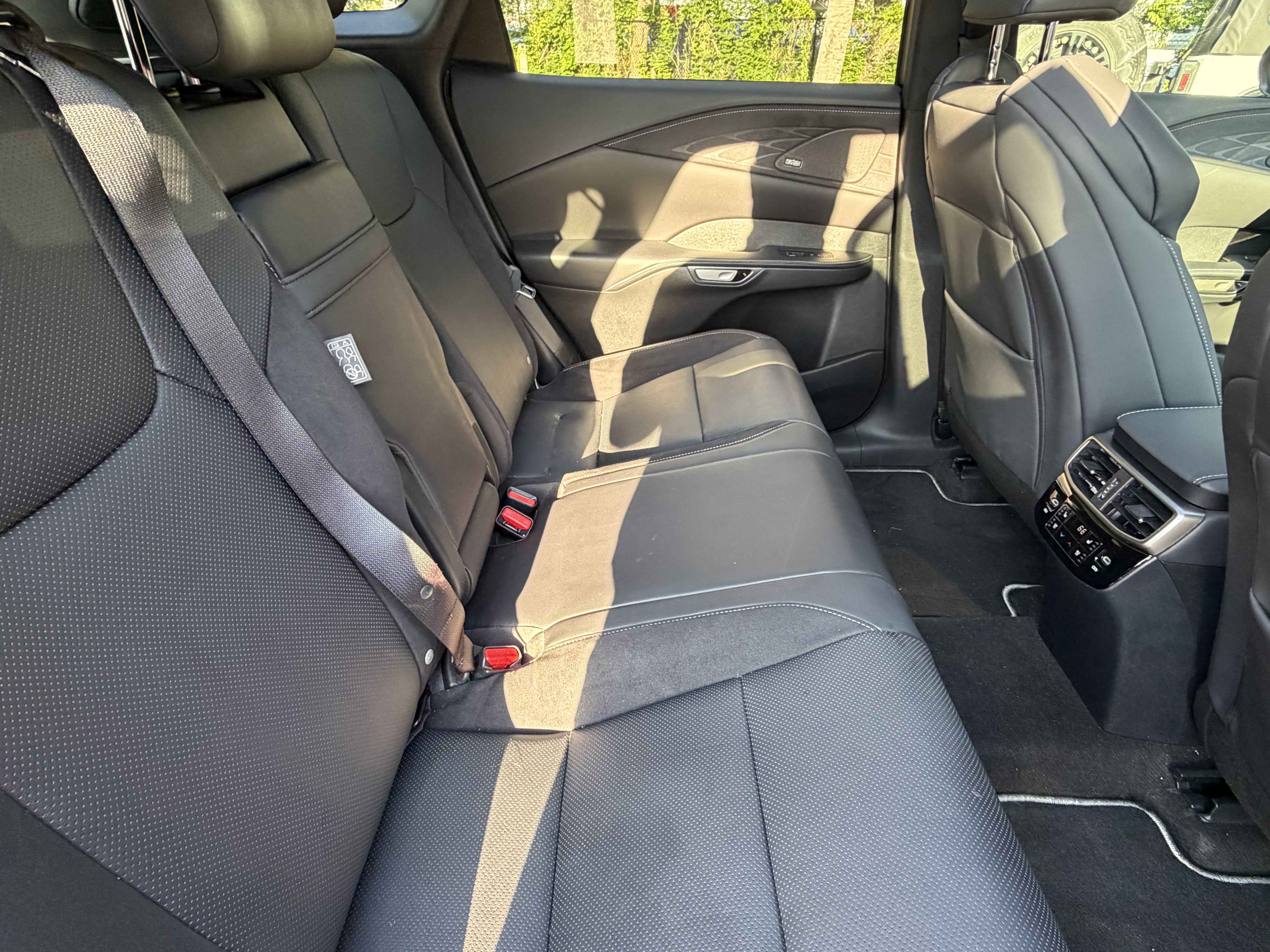 Used 2024 Lexus RX 500h F Sport w/ Convenience Package AWD/4WD image 40