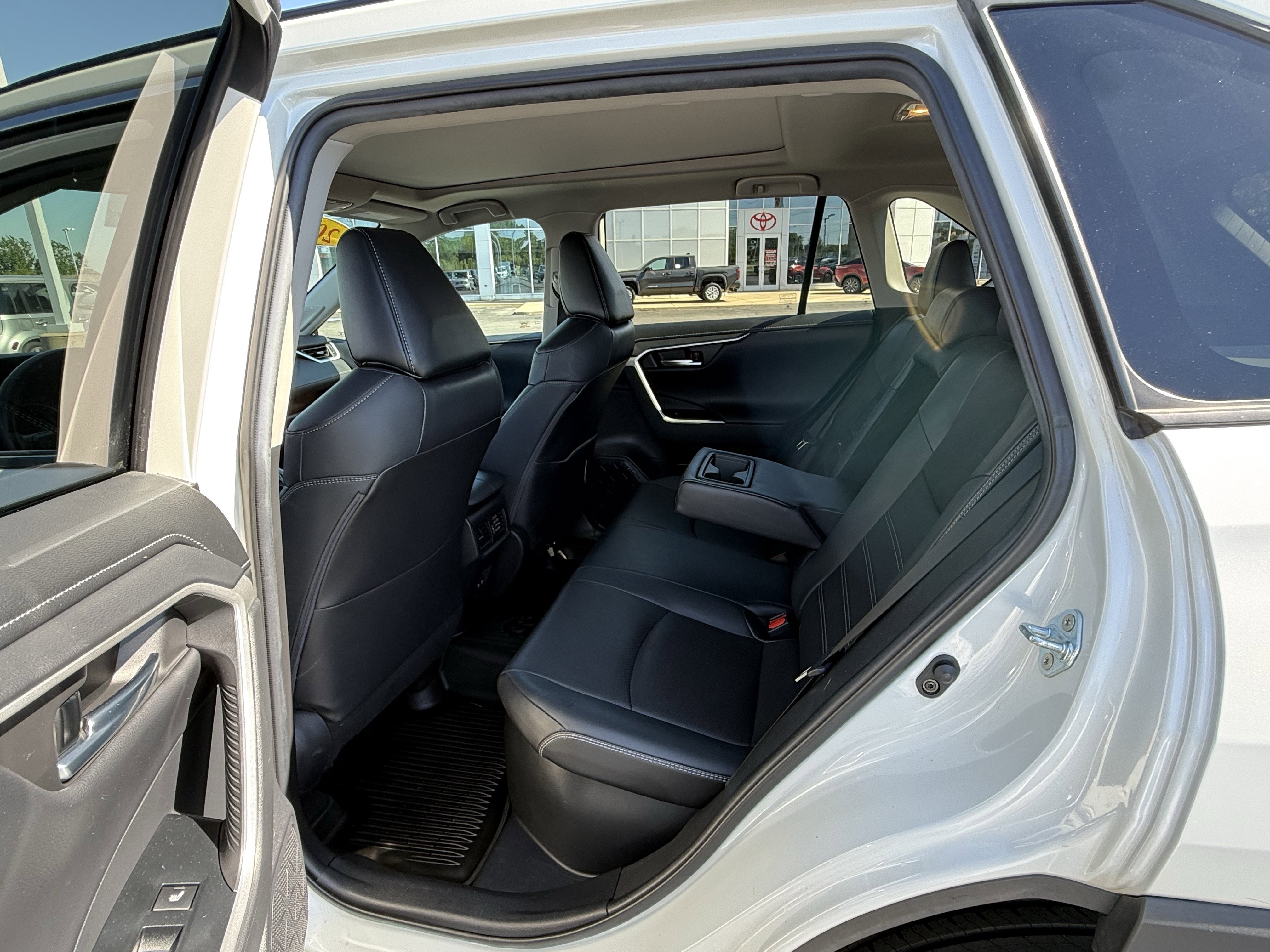 Used 2021 Toyota RAV4 Limited AWD/4WD image 15