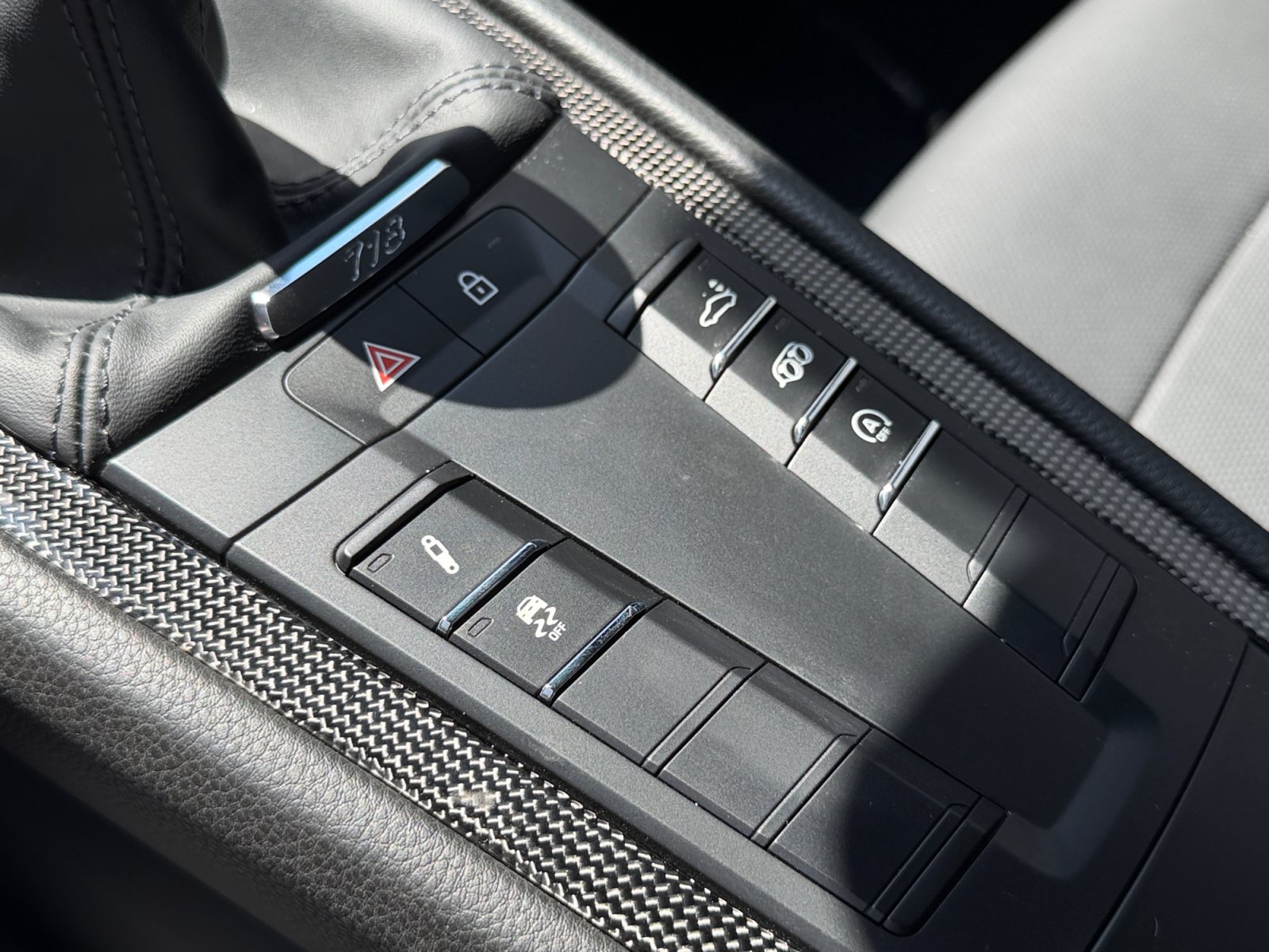 Used 2025 Porsche 718 Cayman RWD image 21