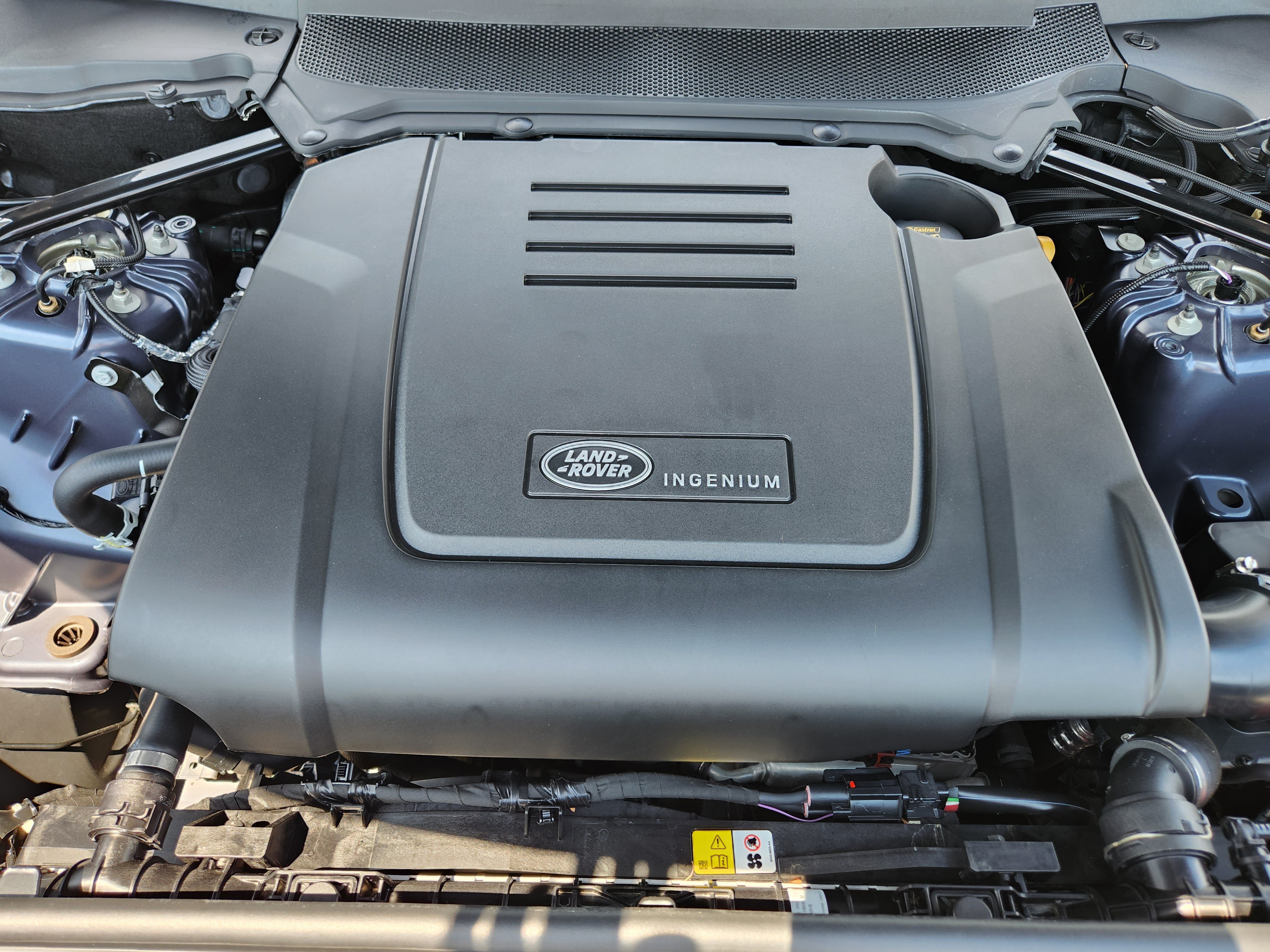 Certified 2025 Land Rover Discovery S AWD/4WD image 9