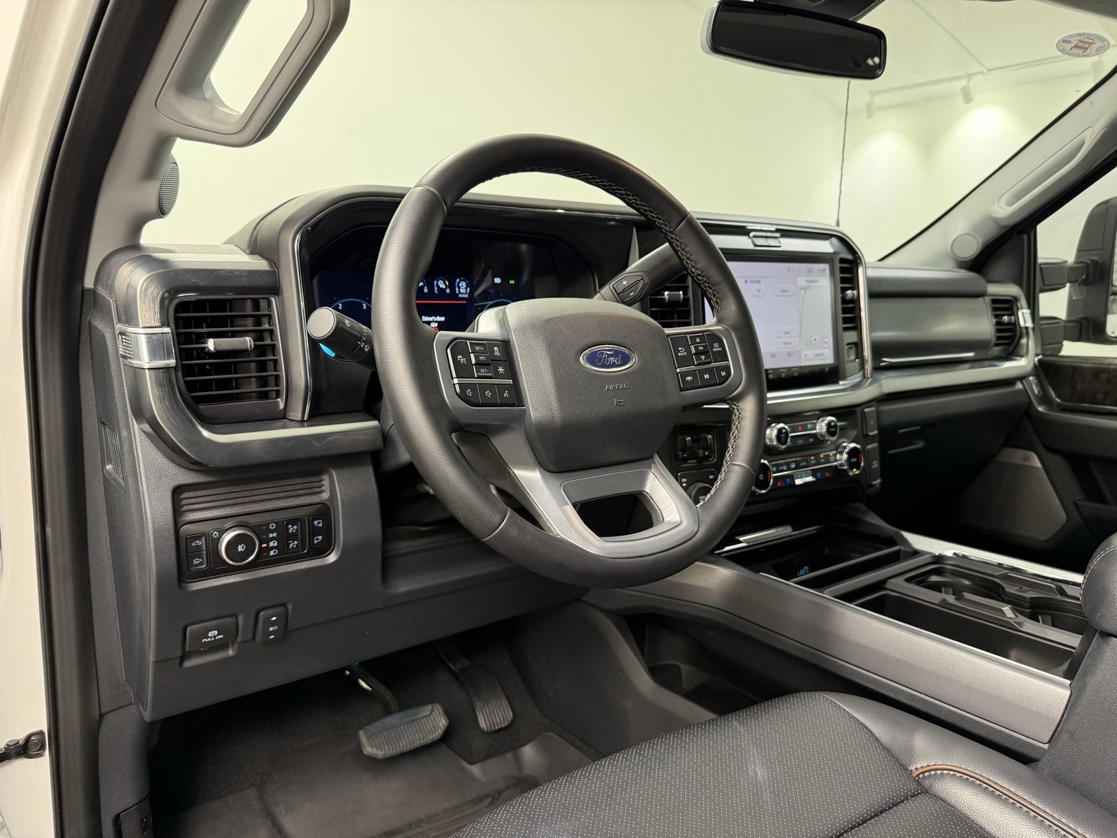 Used 2025 Ford F350 Lariat w/ Lariat Ultimate Package image 17