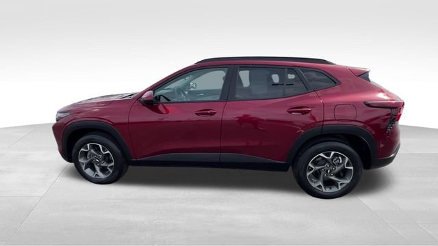 Certified 2024 Chevrolet Trax LT w/ Driver Confidence Package FWD image 3