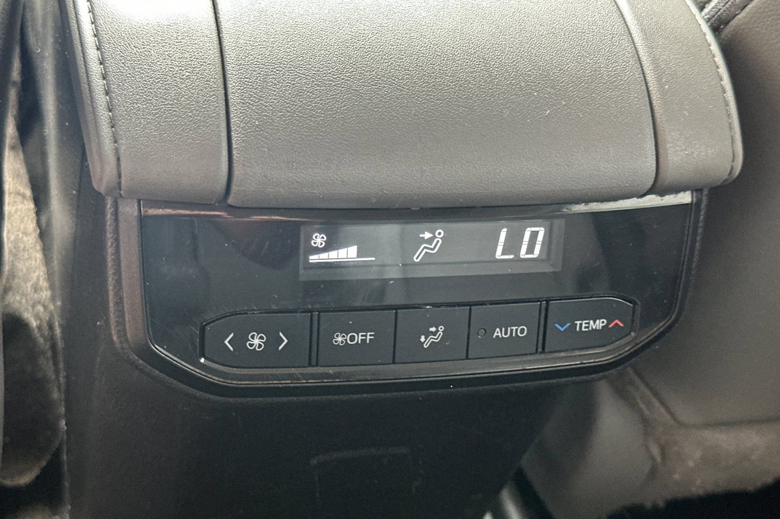 Certified 2024 Toyota Highlander XLE FWD image 16
