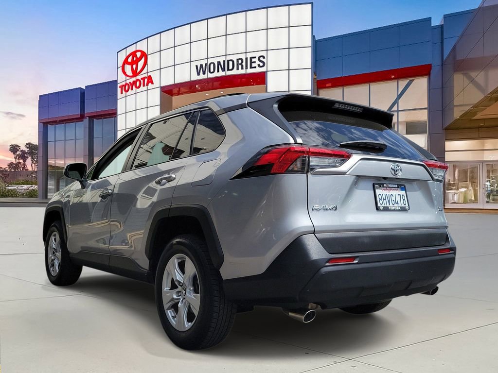 Used 2019 Toyota RAV4 XLE FWD image 6