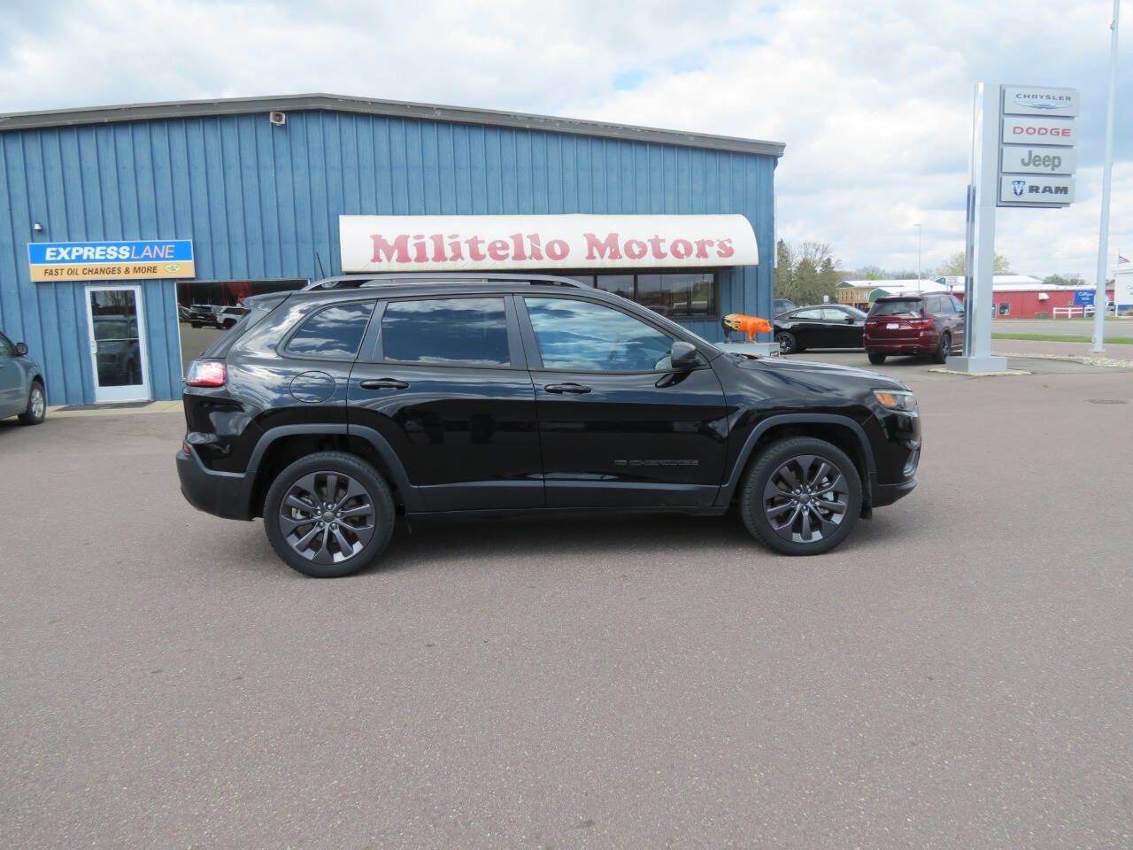 Used 2021 Jeep Cherokee Latitude Lux 80th Anniv w/ Quick Order Package 26U 80TH AWD/4WD image 1