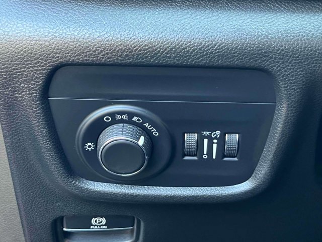 Certified 2022 Jeep Grand Cherokee L Laredo w/ Luxury Tech Group I AWD/4WD image 20