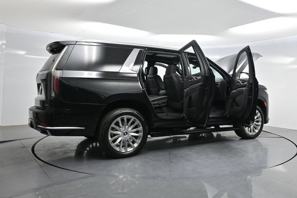 Used 2023 Cadillac Escalade Premium Luxury w/ Performance Package AWD/4WD image 4