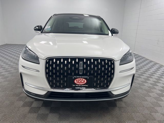 Used 2023 Lincoln Corsair AWD w/ Equipment Group 101A image 3