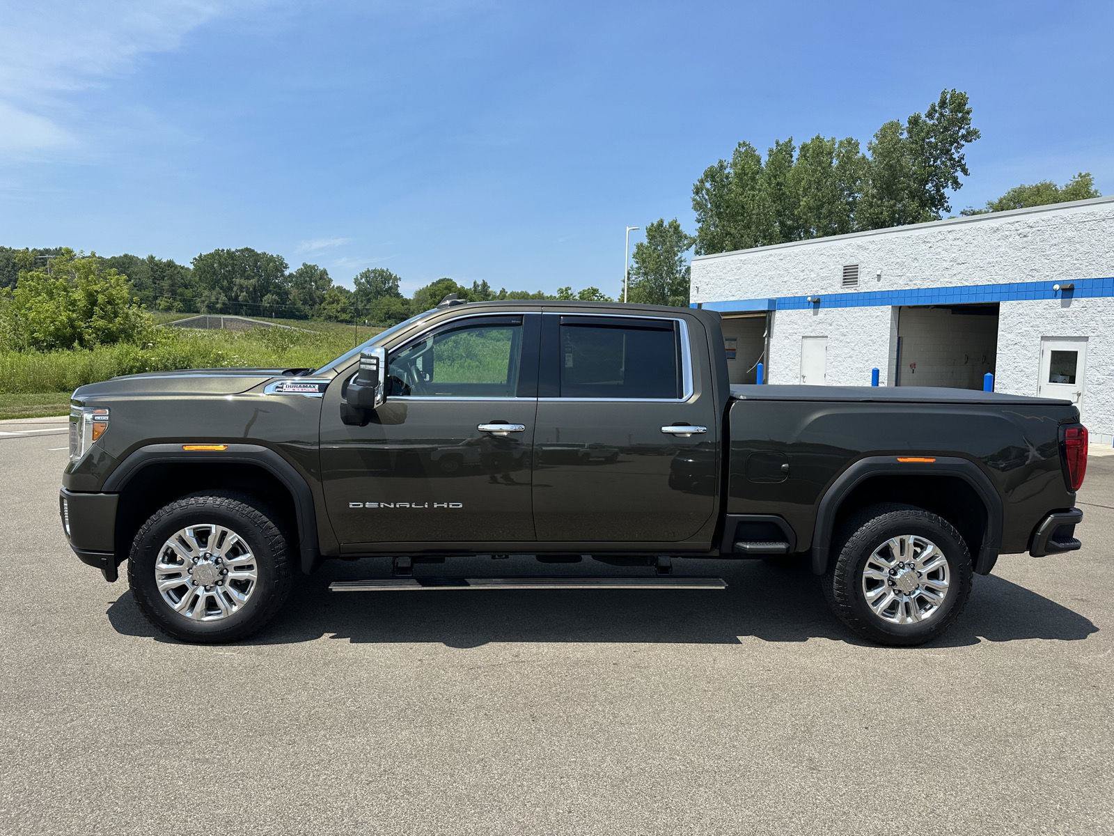 Used 2023 GMC Sierra 2500 Denali w/ Denali Ultimate Package AWD/4WD image 2