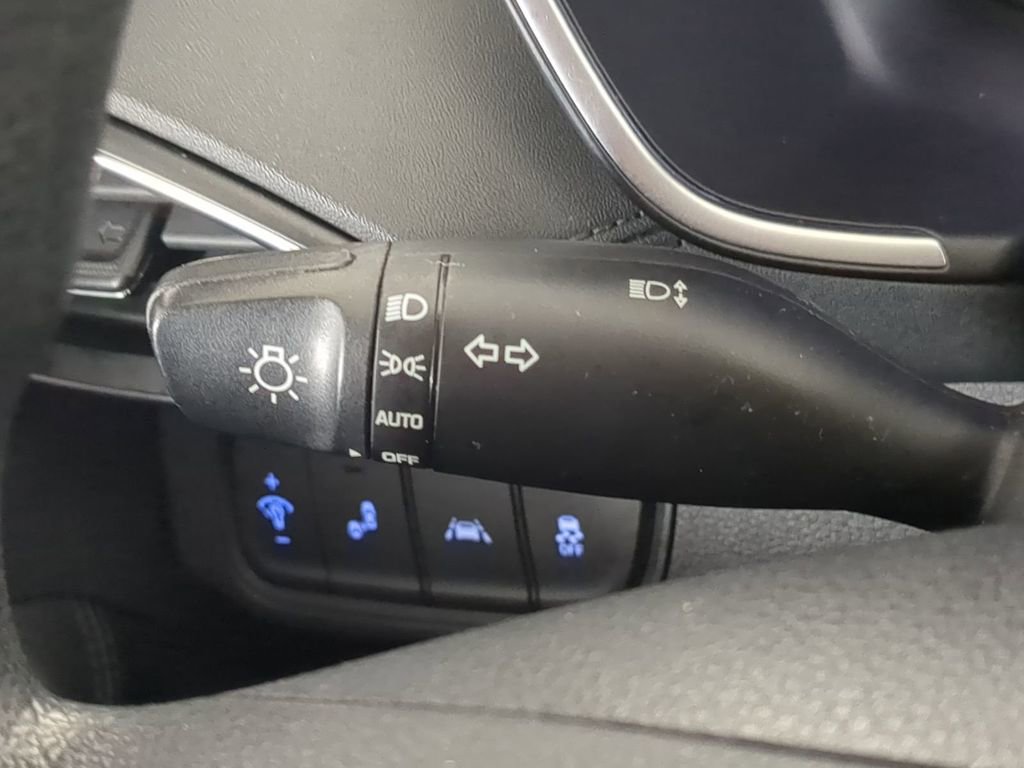 Used 2019 Hyundai Santa Fe SE image 25