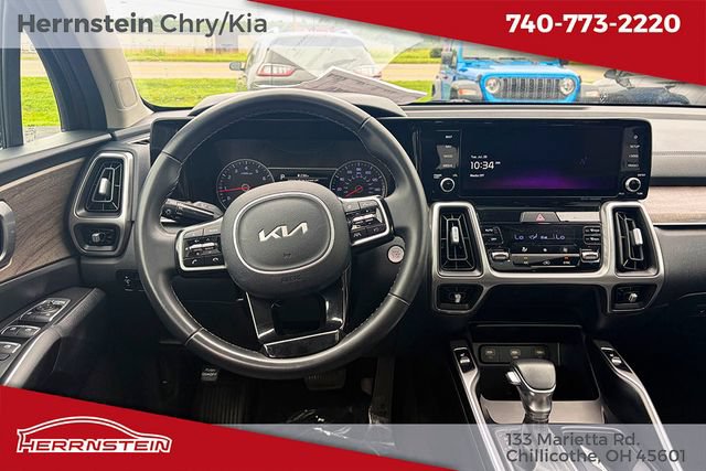 Used 2022 Kia Sorento S w/ Panoramic Sunroof Package AWD/4WD image 6