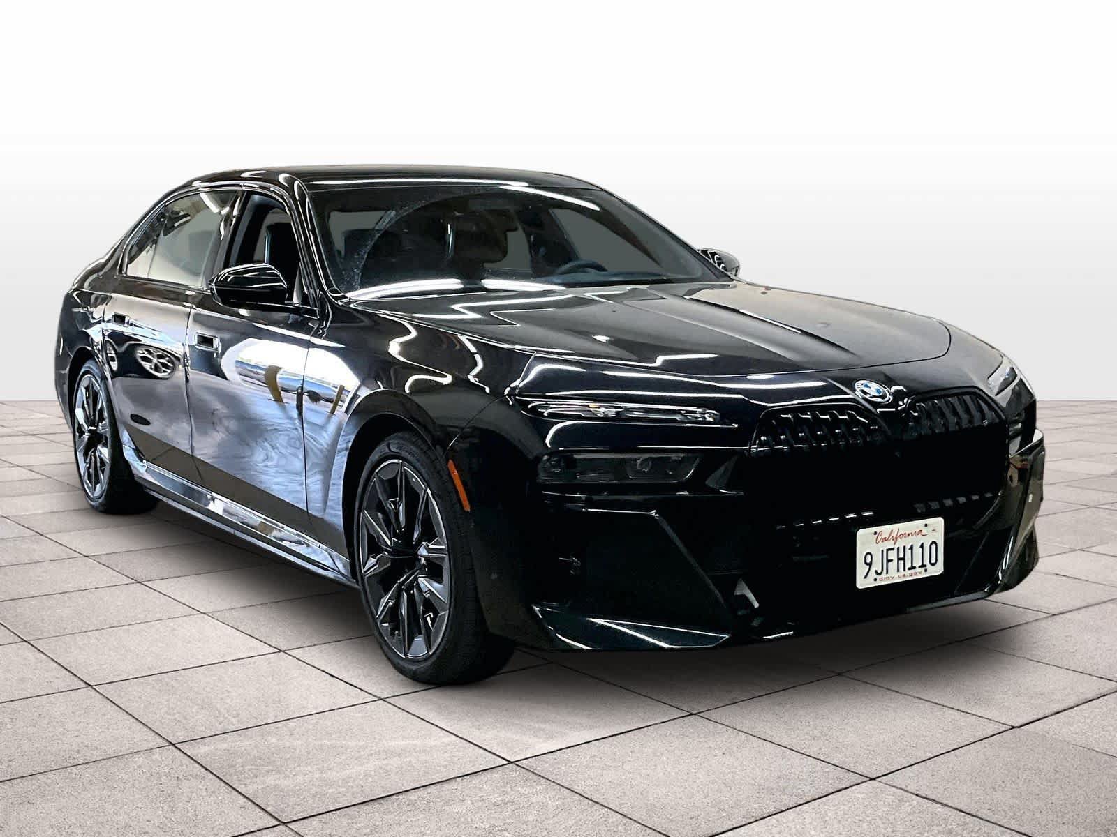Used 2023 BMW i7 xDrive60 AWD/4WD image 2