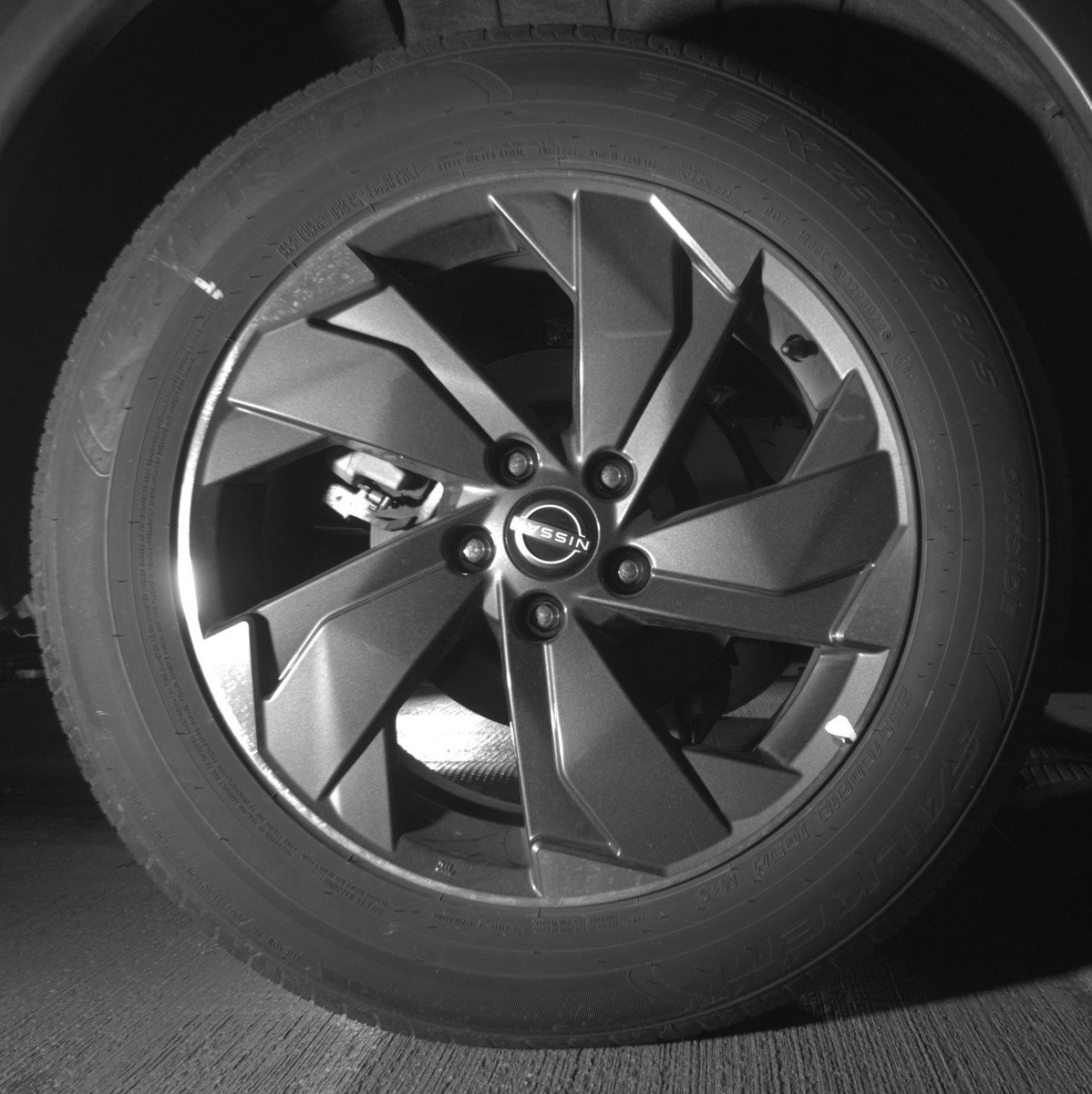 Used 2025 Nissan Rogue SV FWD image 15