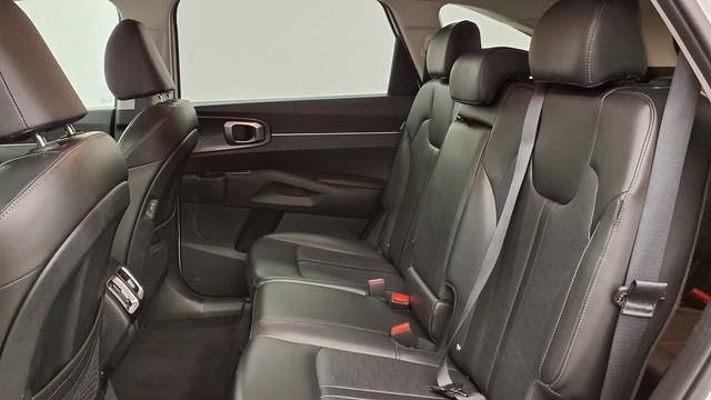 Used 2024 Kia Sorento S image 23
