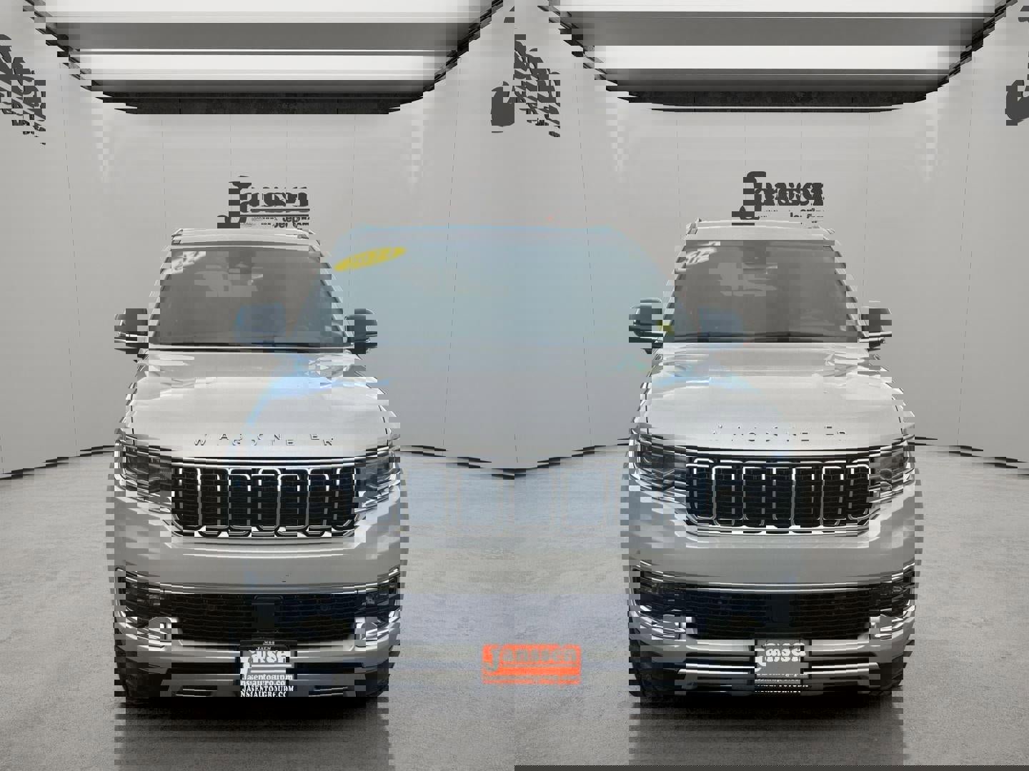 Used 2024 Jeep Wagoneer Series II w/ Flexible Seating Group image 7