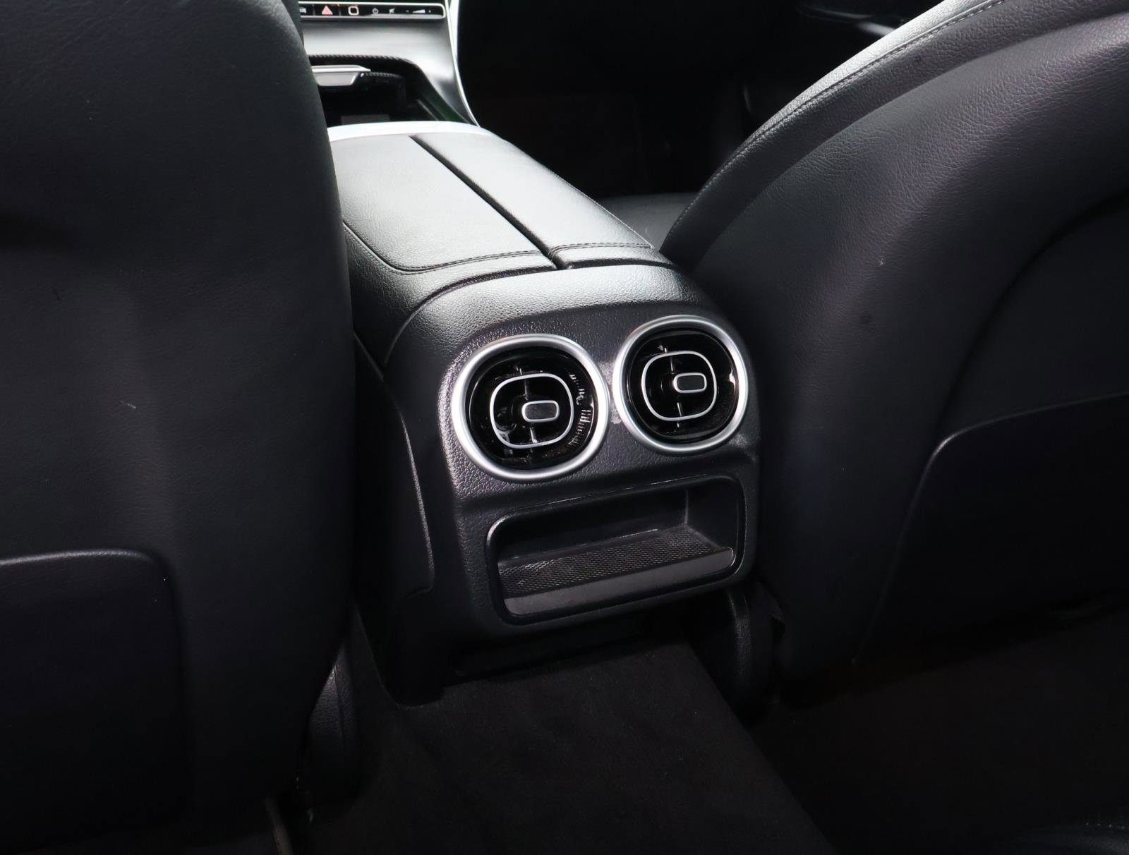 Used 2024 Mercedes-Benz C 300 4MATIC Sedan image 13