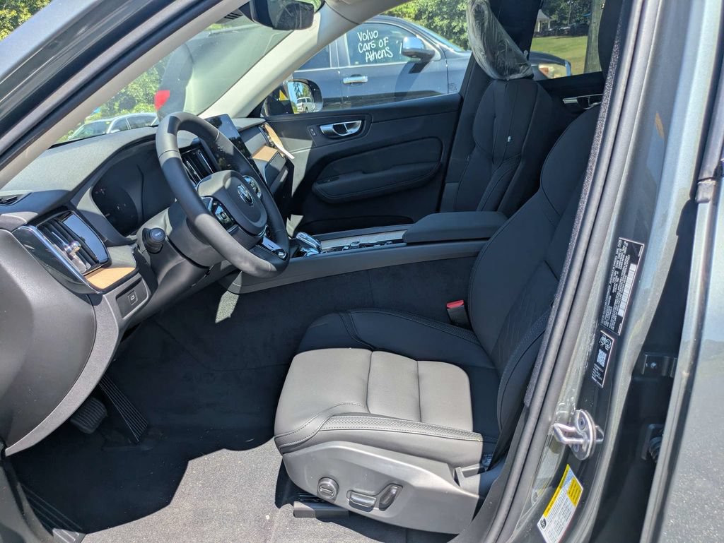 New 2026 Volvo XC60 B5 Plus w/ Protection Package Premier AWD/4WD image 22