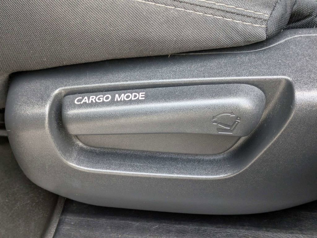 Used 2020 Nissan Pathfinder SV image 16