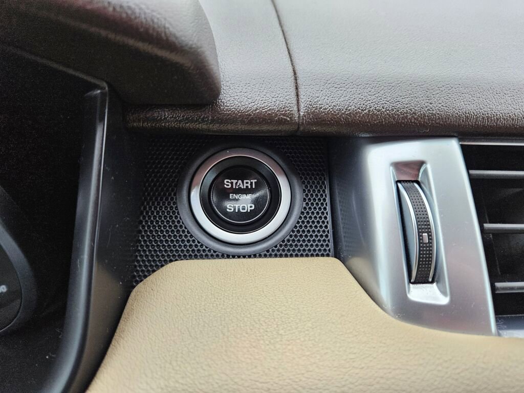 Used 2016 Land Rover Range Rover Sport HSE image 26