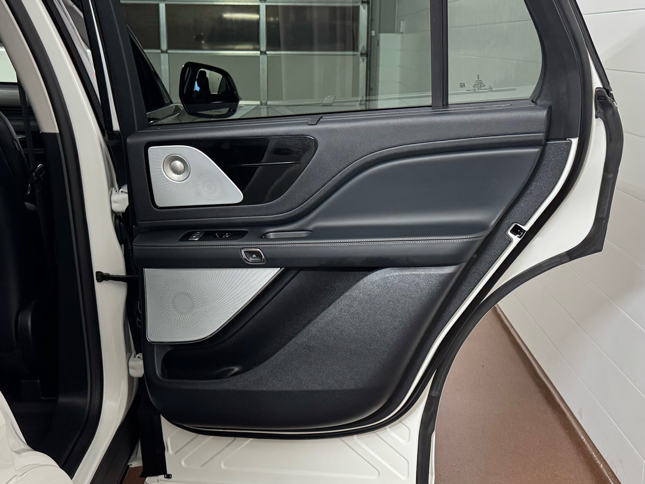 Used 2025 Lincoln Aviator Reserve w/ Equipment Group 201A image 42