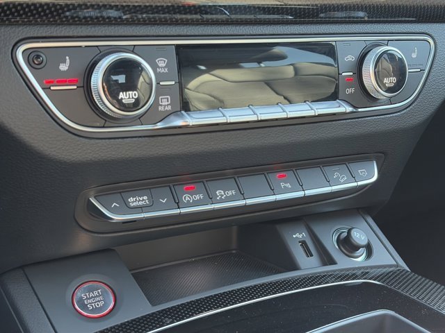 Used 2024 Audi SQ5 Premium image 25