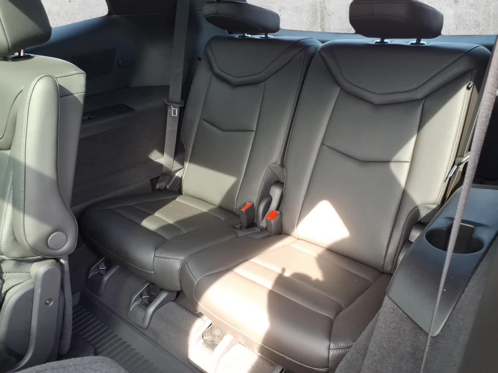 Used 2023 Cadillac XT6 Premium Luxury w/ Technology Package AWD/4WD image 8