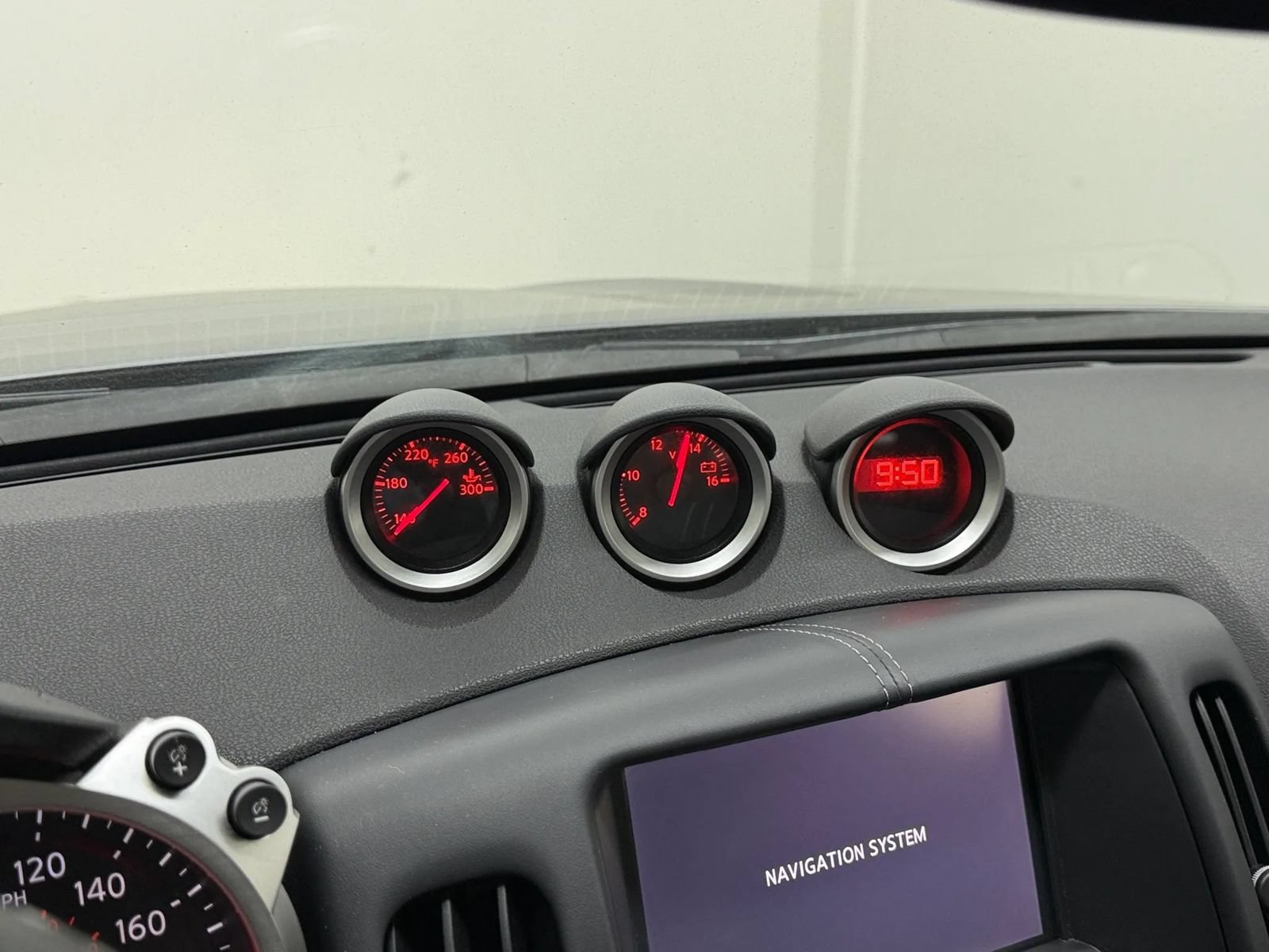 Used 2019 Nissan 370Z Touring Sport RWD image 23