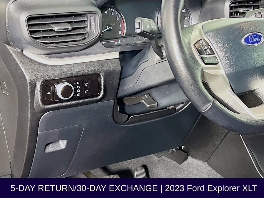 Used 2023 Ford Explorer XLT image 12
