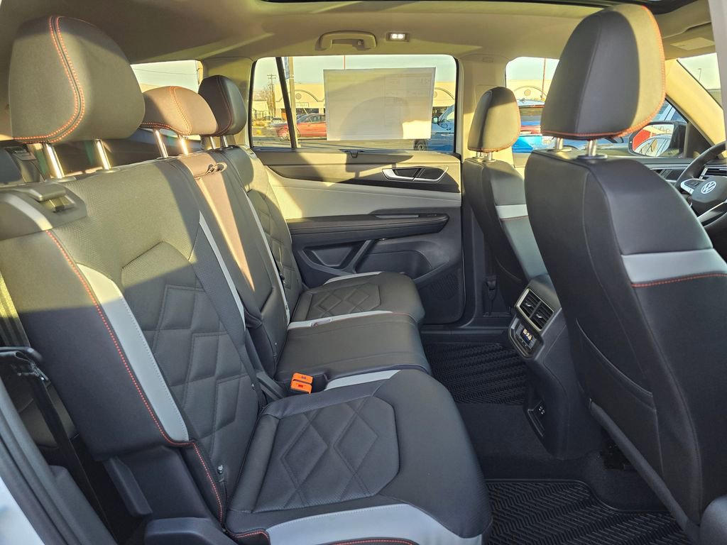 New 2026 Volkswagen Atlas Peak Edition image 12