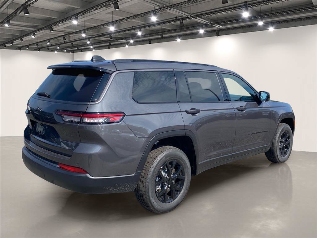 New 2026 Jeep Grand Cherokee L 4WD image 4