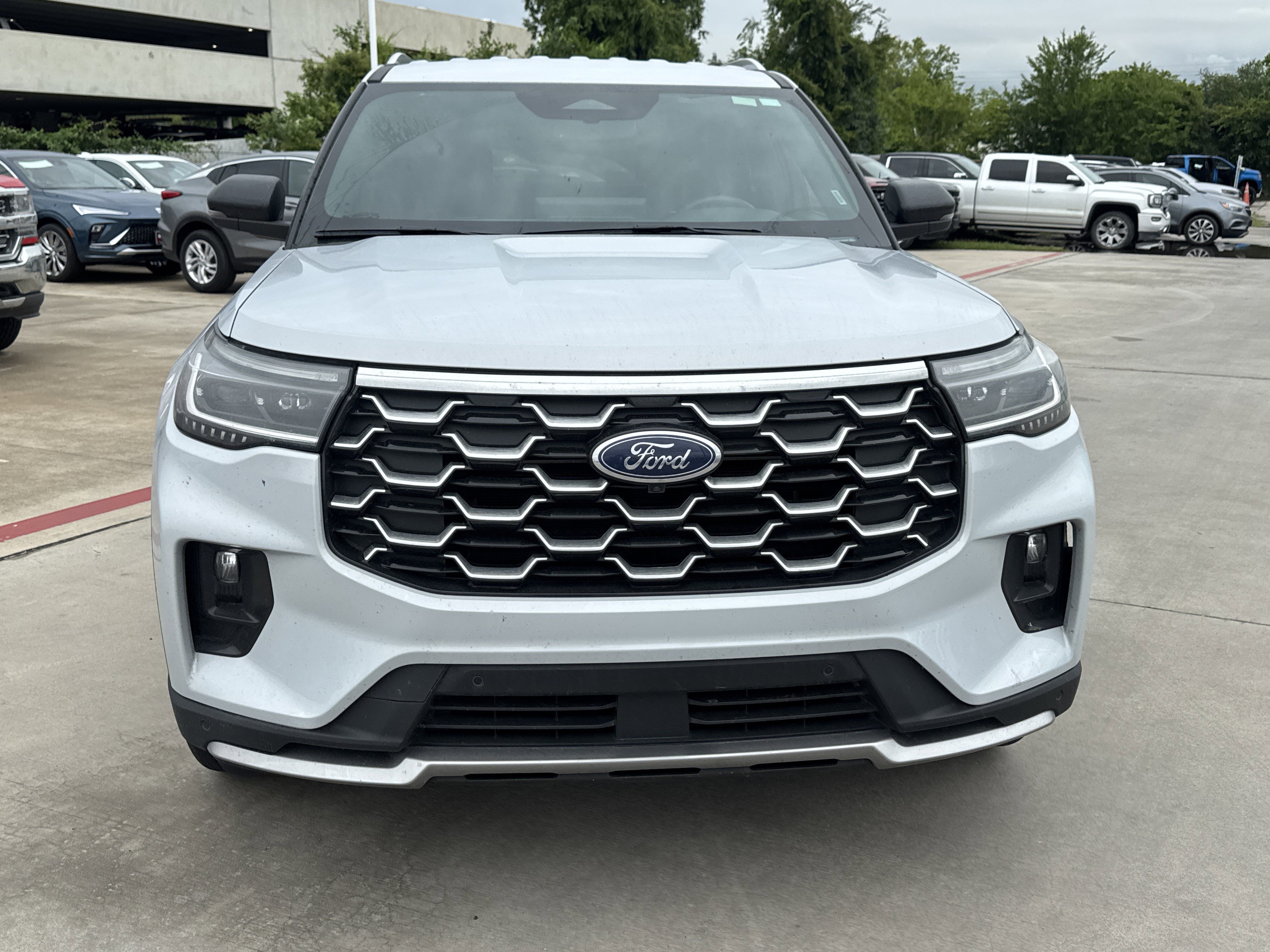 Used 2026 Ford Explorer Platinum w/ LUX Leather Package AWD/4WD image 16