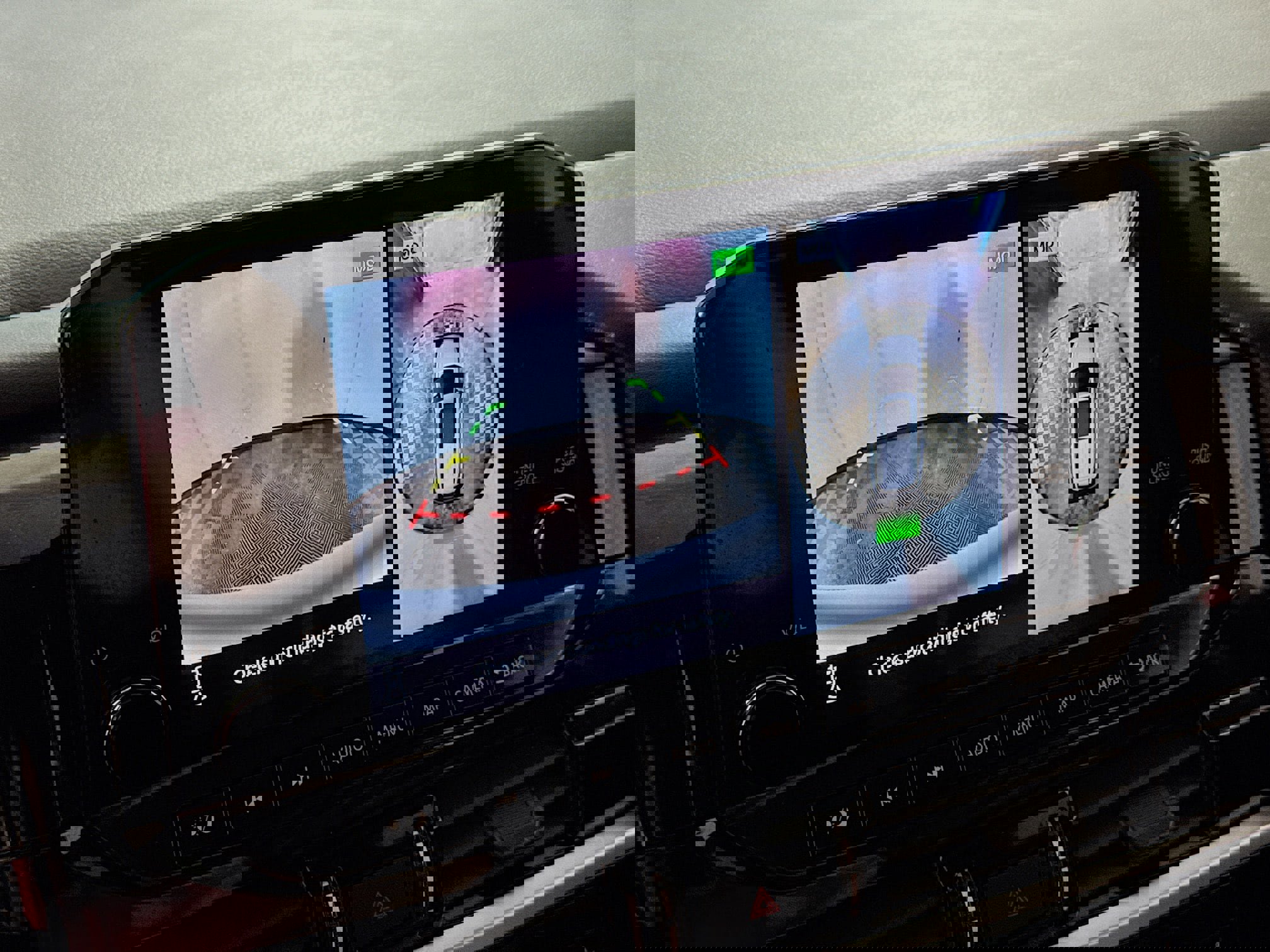 Used 2023 Nissan Pathfinder SL image 3