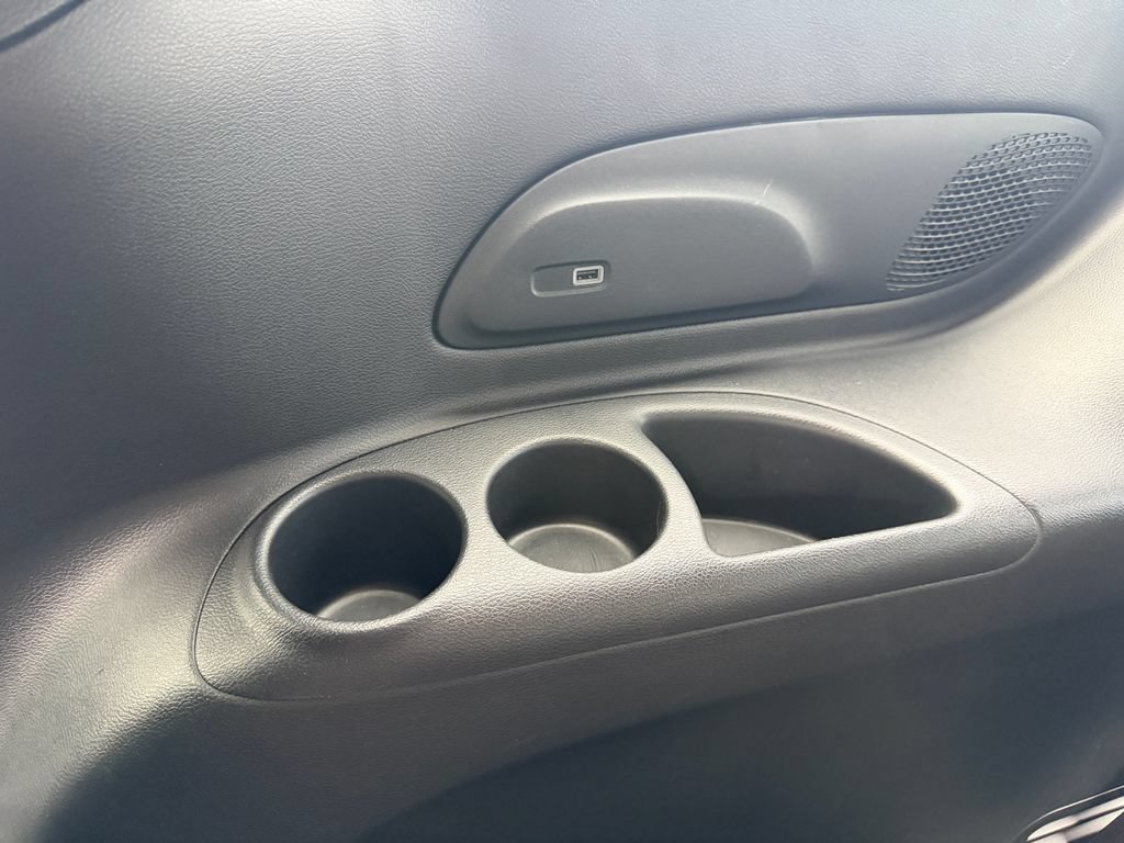 Used 2025 Chrysler Pacifica Limited FWD image 35