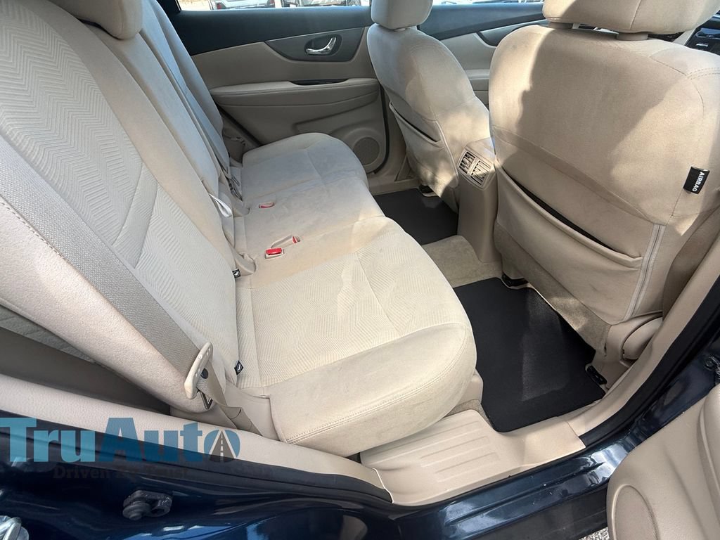 Used 2015 Nissan Rogue S FWD image 15
