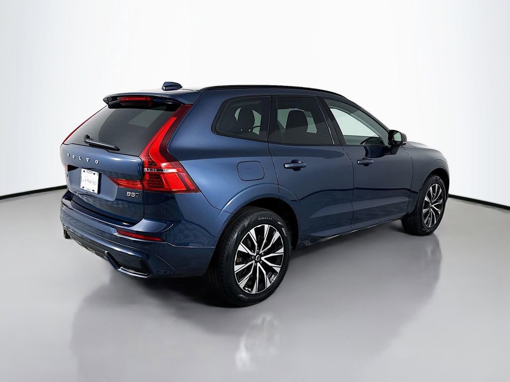 Used 2025 Volvo XC60 B5 Core AWD/4WD image 9
