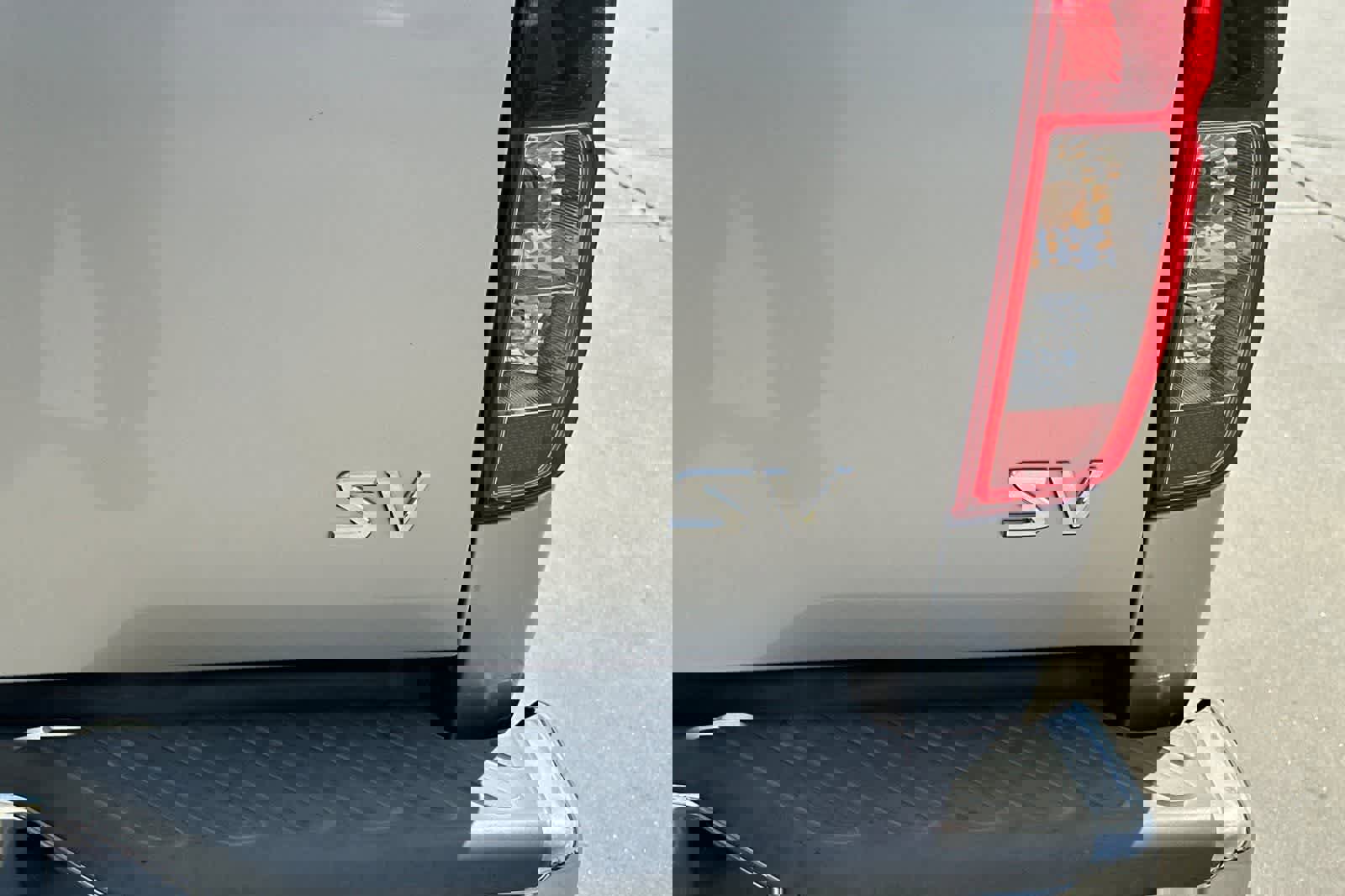 Used 2017 Nissan Frontier SV image 13