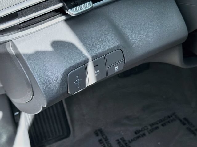 Certified 2025 Hyundai Elantra SE FWD image 10