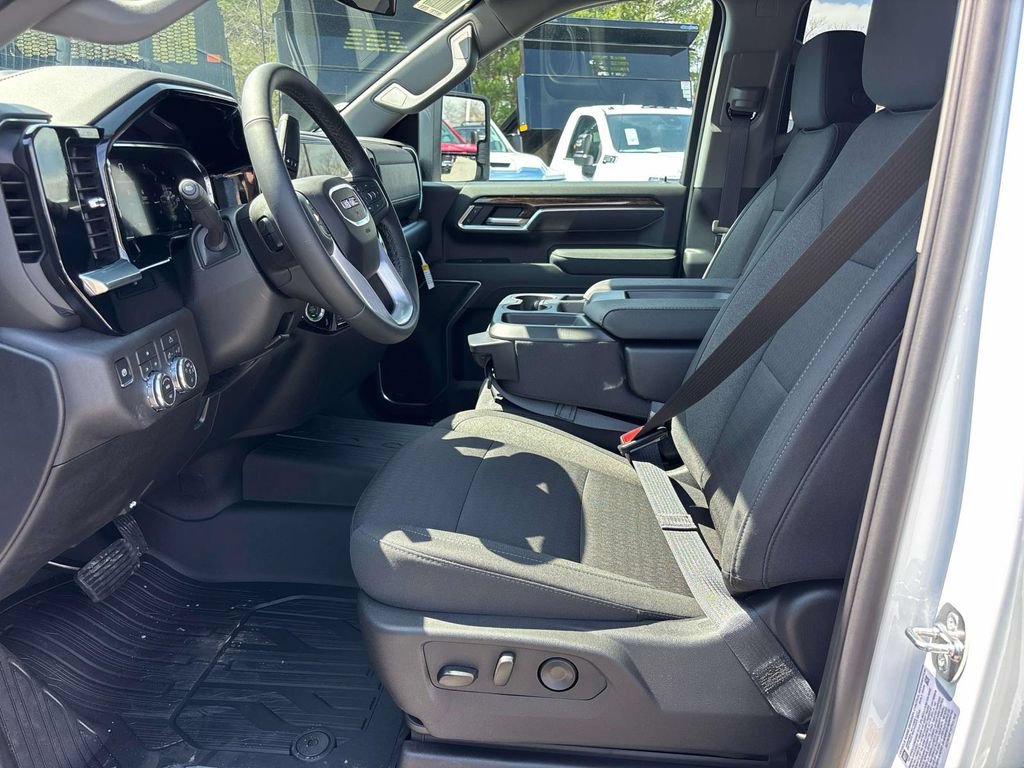 New 2026 GMC Sierra 2500 SLE w/ SLE Value Package; AWD/4WD image 5