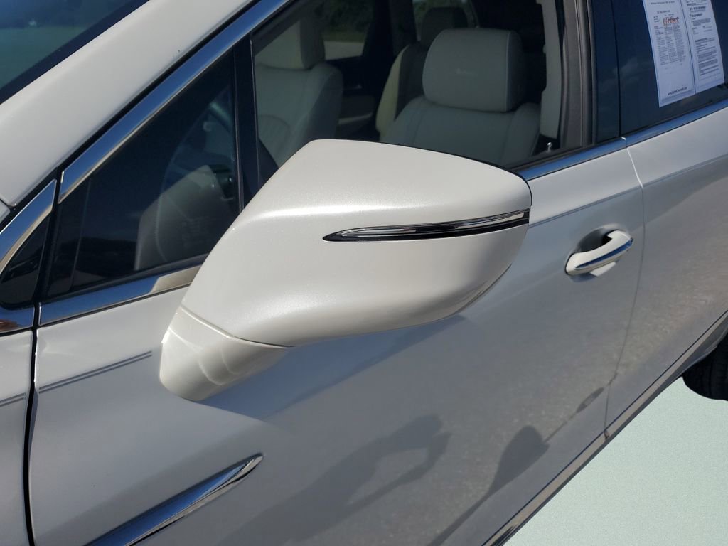 Used 2023 Buick Enclave Avenir w/ Avenir Technology Package image 27