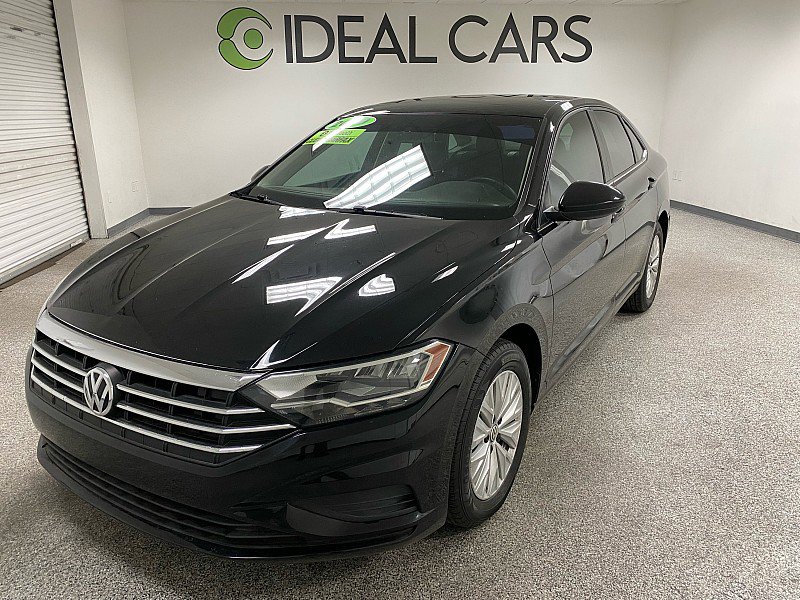 Used 2019 Volkswagen Jetta R-Line image 1